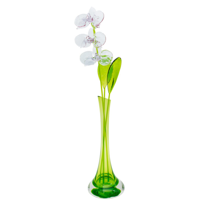 орхидея сиреневая из стекла в зеленой вазе