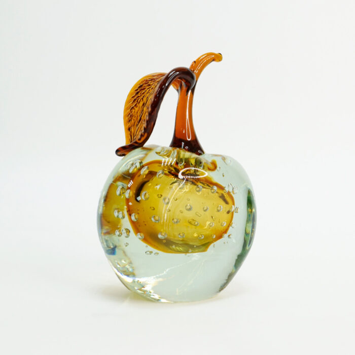 статуэтка яблоко из стекла с пузырями плоское медовое