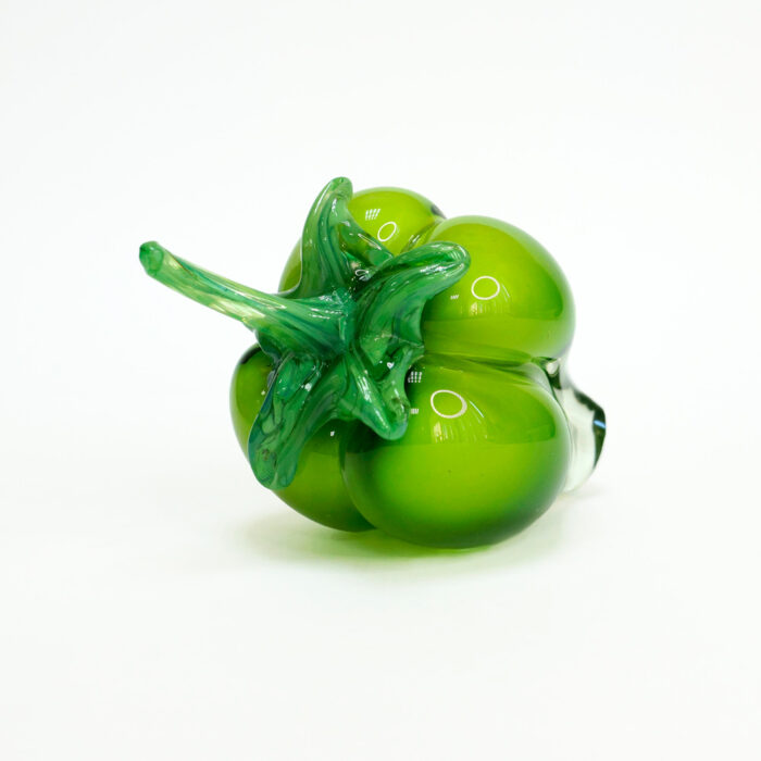 декоративная фигурка зеленый перец из стекла