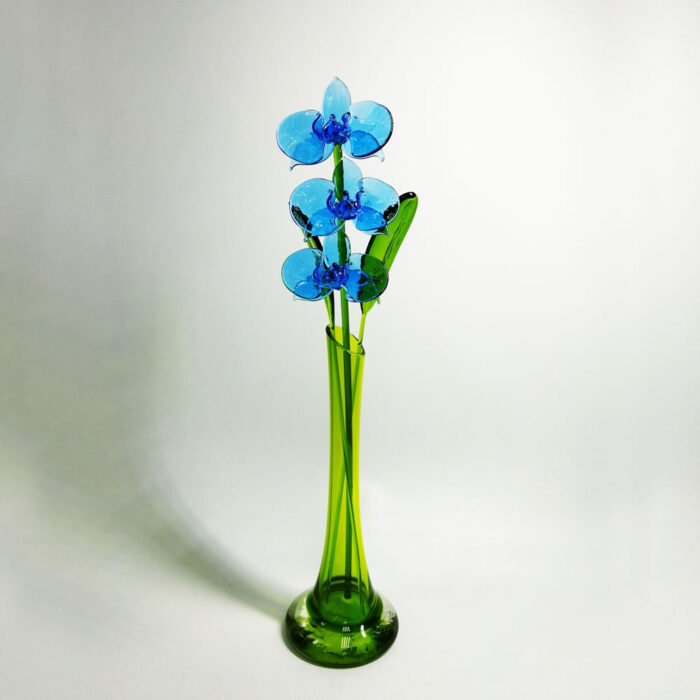 орхидея голубая из стекла в вазе