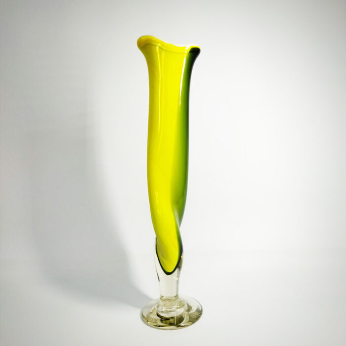 ваза узкая Петрушка цветное стекло