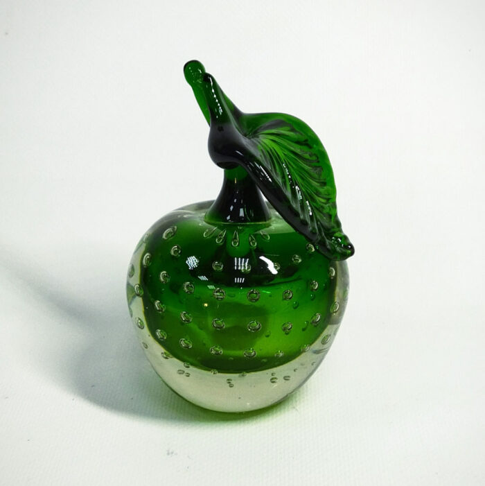 яблоко из стекла с пузырями темно-зеленое малое