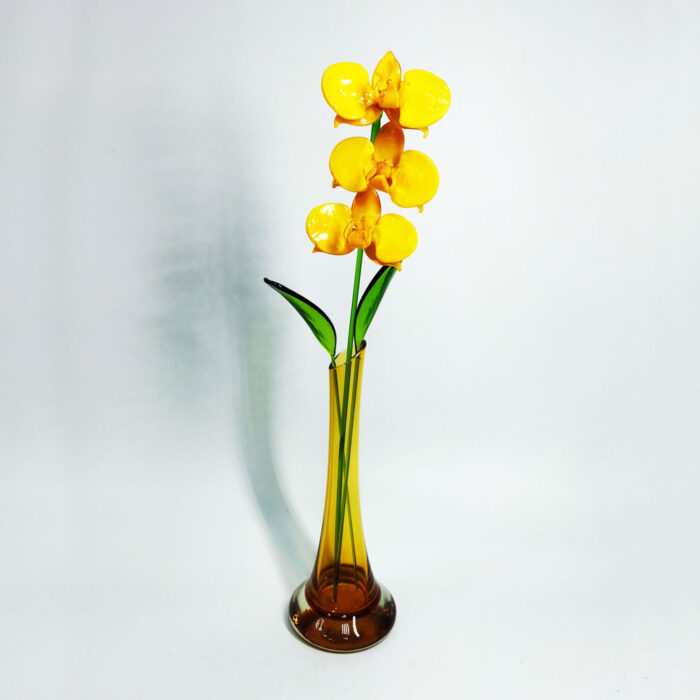орхидея желтая из стекла в вазе