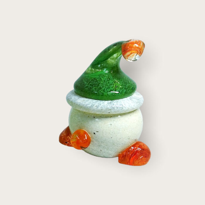 статуэтка снежок новогодний с зеленым колпачком