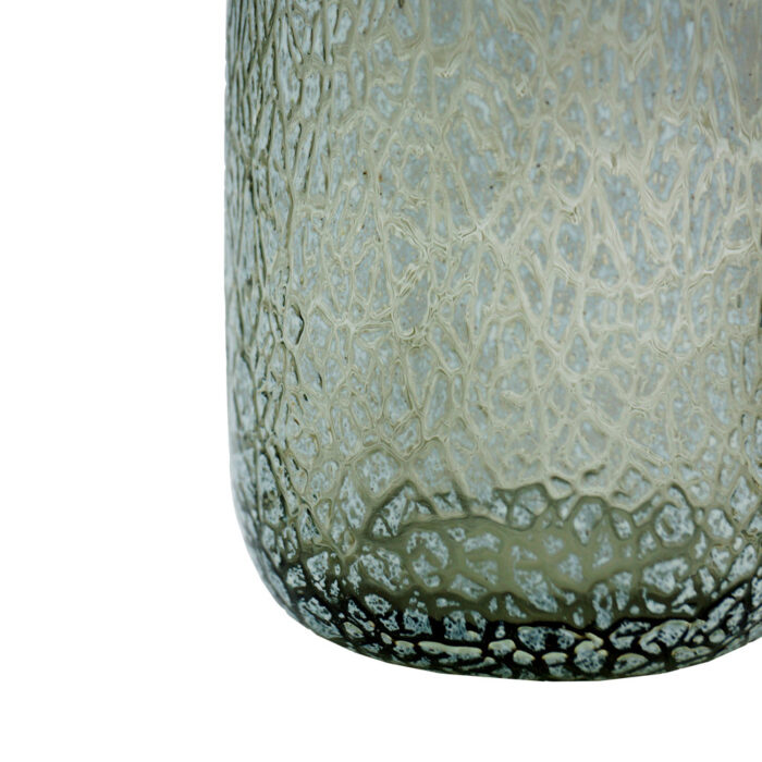 Декоративная ваза кракле серый монохром крупный план