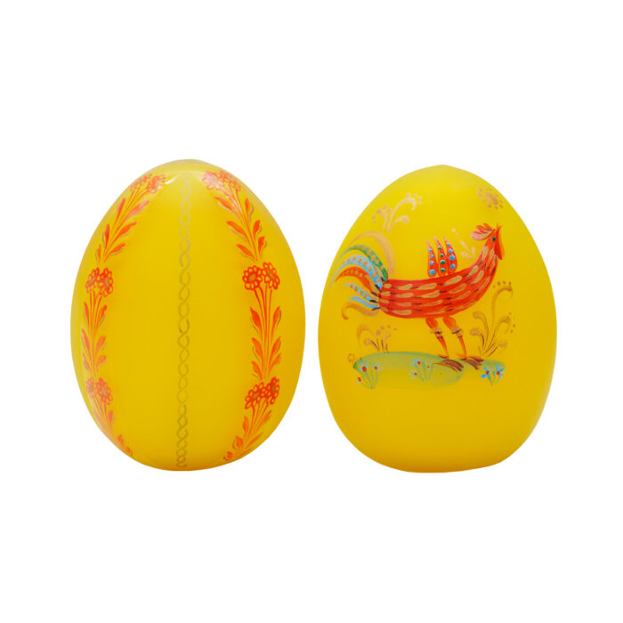 Декоративное пасхальное яйцо с росписью. Красный петушок на желтом.